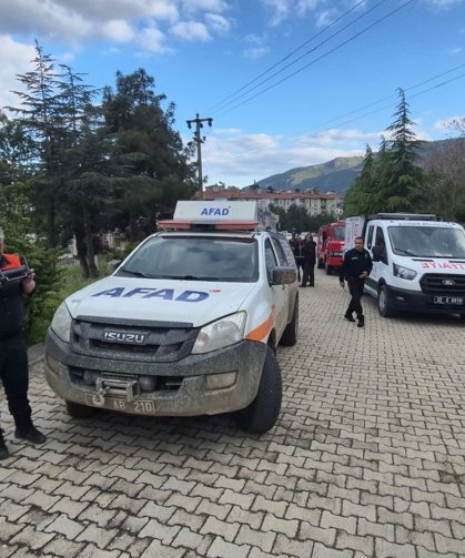Dağlık alanda mahsur kalan 2 çocuk kurtarıldı