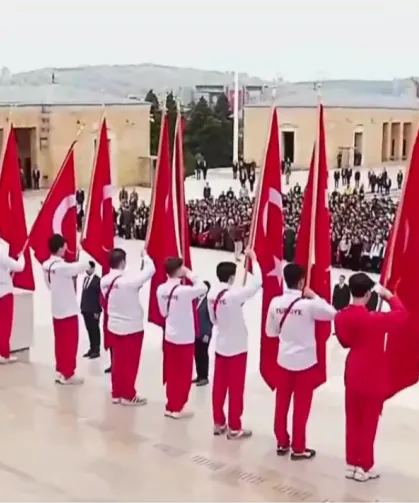 Anıtkabir'de 19 Mayıs töreni... Gençler Anıtkabir'de