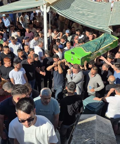 Araçta ölü bulunan Cansu ve Ufuk'tan biyolojik numune alındı, cenazeleri toprağa verildi