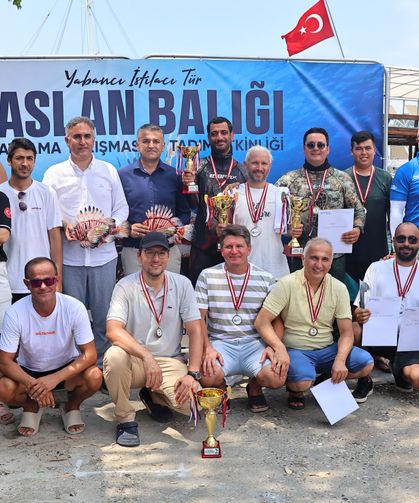 Aslan balığını önce avladılar sonra tadına baktılar