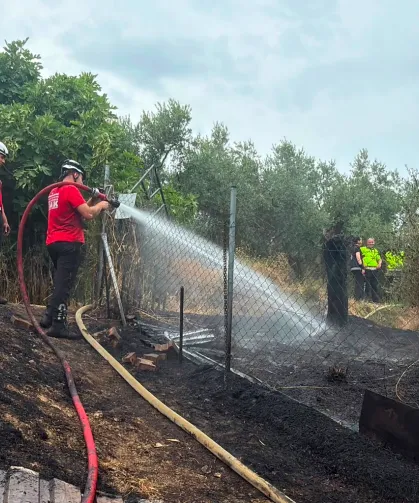 Mudanya Göynüklü'deki yangın ormanlık alana sıçramadan kontrol altına alındı