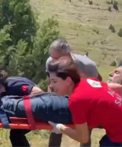 Tunceli'de yılan sokmasıyla zehirlenen vatandaş Jandarma helikopteriyle kurtarıldı