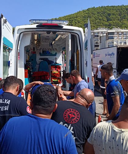 Göçük altında kalan işçi kurtarıldı