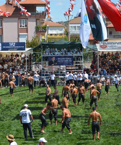 Korkuteli'de başpehlivan Batmaz oldu