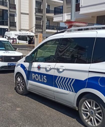Polis memuru, 3 gün önce taşındığı evde ölü bulundu