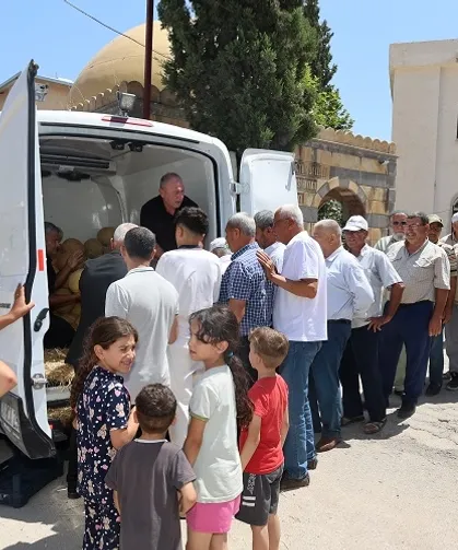 Hatay Büyükşehir'den vatandaşlara 100 ton kavun