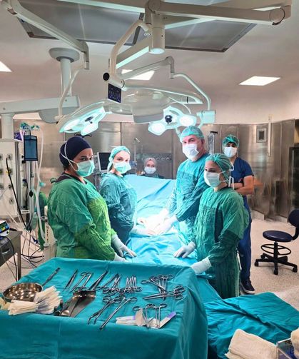 13 santimetrelik kitle 6 saatlik operasyonla çıkarıldı