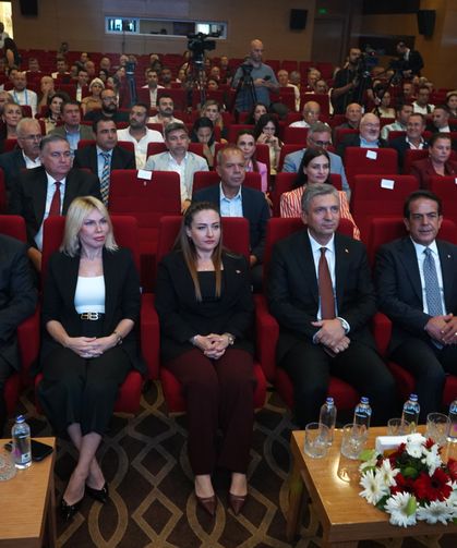 Antalya'da su zirvesi: Vali Şahin 'Acı reçete' dedi, Çandır COP31'e işaret etti