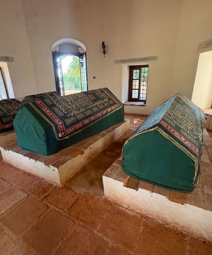 Antalya'da 'Zincirkıran' Mehmet Bey'in 649 yıllık türbesi zamana meydan okuyor