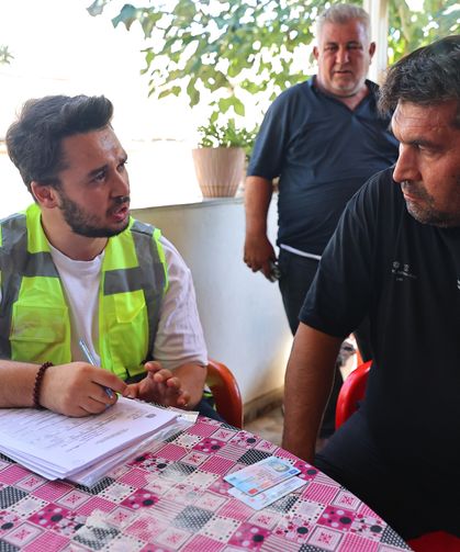 Büyükşehir Kaş'ta yangınzedelerin yanında