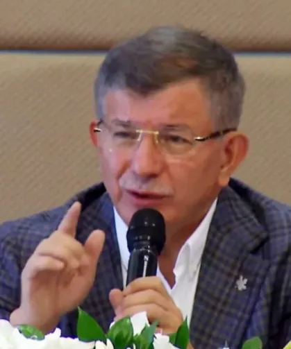 Davutoğlu hakkında 'Cumhurbaşkanına hakaret' iddiasıyla soruşturma