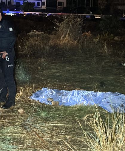 Antalya'da hortum konteynerleri parçaladı, kule vinci devirdi: 4 ölü, 1 yaralı