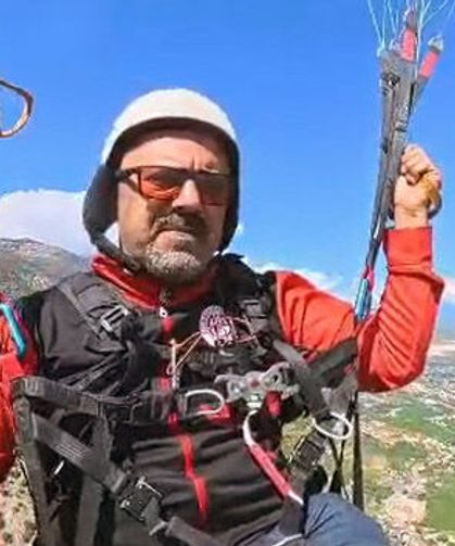 Finike'de keşfedilen doğal rampada ilk yamaç paraşütü uçuşu