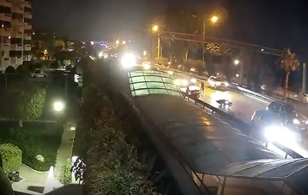 Alanya'da otomobille çarpışan motosikletli hayatını kaybetti
