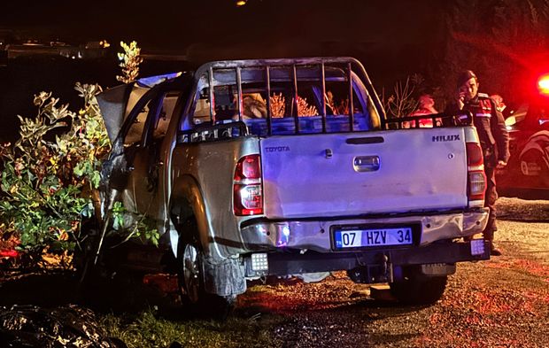 Yanan kamyonette ceset bulundu