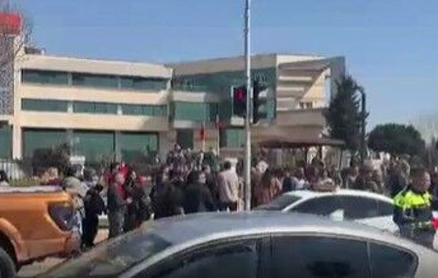 Antalya'da Kaymakamlık binasında korku dolu anlar