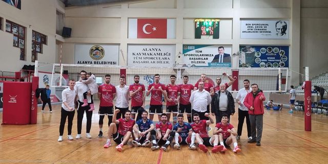 Alanya Belediyespor, Kocaeli'ni 3-1 yendi