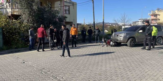 Gazipaşa’da motosikletle otomobil çarpıştı: 1 yaralı