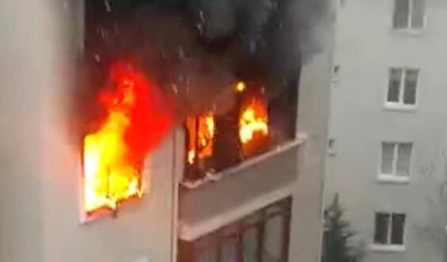 Evin 2'nci katından düşüp yaralandı