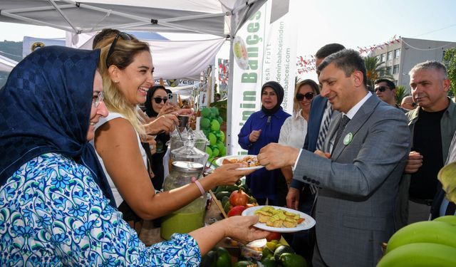 Vali Şahin, Alanya Tropikal Meyve Festivali'nin açılış törenine katıldı