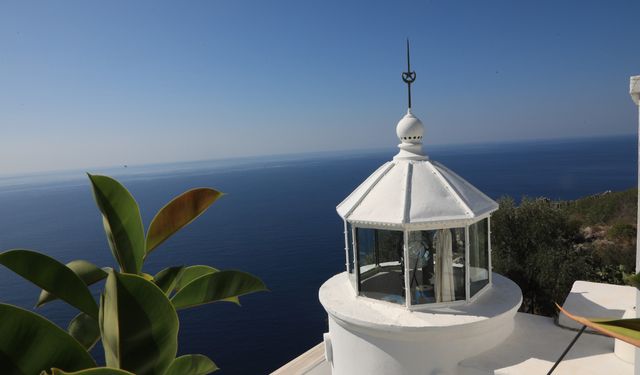 Alanya Feneri Akdeniz'e ışık tutuyor