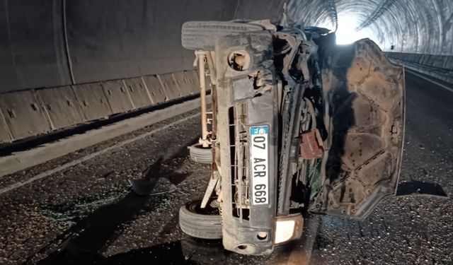 Alanya’da araç hurdaya döndü