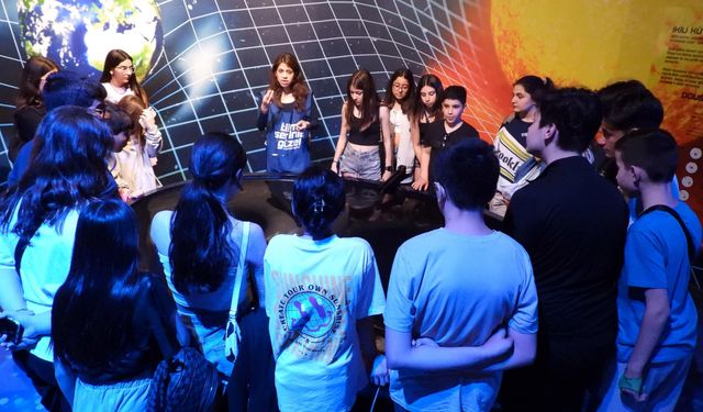 Antalya'da çocukların heyecanlı gökyüzü serüveni 