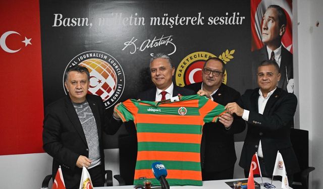 Ümit Uysal;  "Alanyaspor da bizim takımımız"