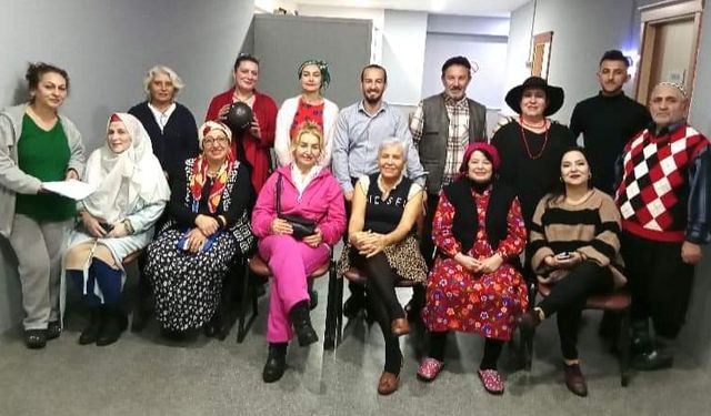 Alanya'da Emekliler maaşı ile tiyatro yaptı 