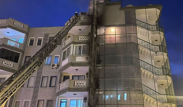 Alanya'da korkutan yangın! Apartman alev alev yandı