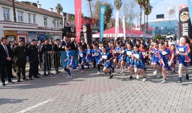 Alanya'da Atatürk Koşusu yapıldı