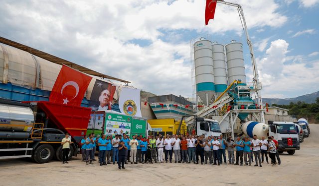 Alanya Belediyesi bünyesine kazandırılan yeni beton tesisi ve araçlar hizmete başladı