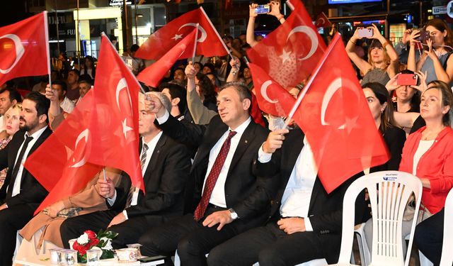 'Milletin  Zaferi' Antalya'da coşku ile kutlandı