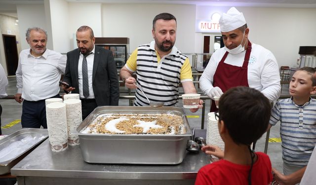 ALKÜ’de aşure bereketi