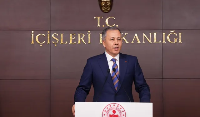 Bakan Yerlikaya: Manisa'da yangın nedeniyle 1440 kişi tahliye edildi