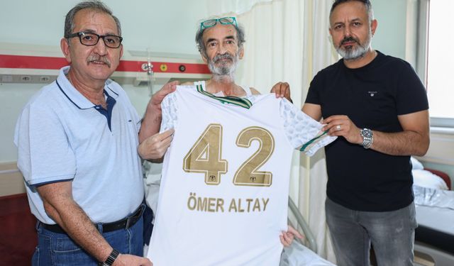 TSYD, spor yazarı Ömer Altay'ı hastanede ziyaret etti