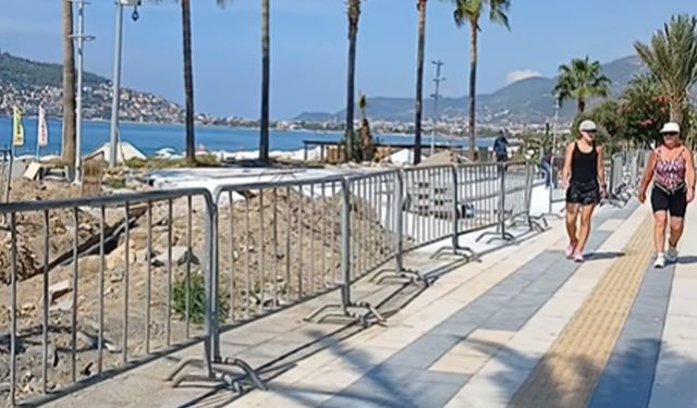 Alanya'da Sahil Bandı Projesi gecikiyor: Turistler zor durumda