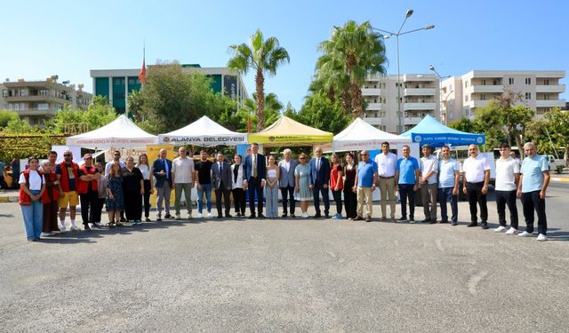 ALKÜ Rektörü Türkdoğan, öğrencileri karşıladı