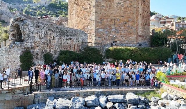 Alanya'da Küresel Gazeteciler Konseyi'nin dev buluşması sürüyor