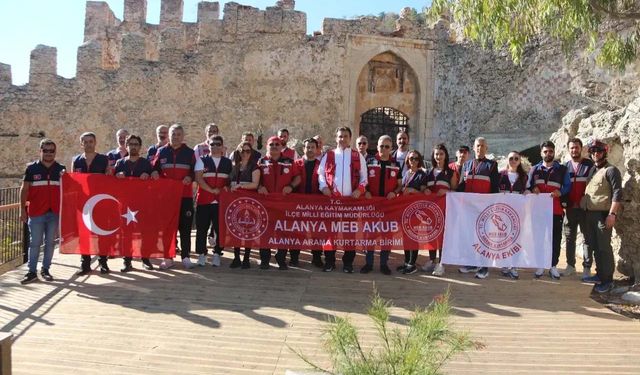 Alanya'da ‘Cumhuriyet Yürüyüşü’