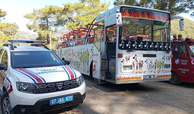 Alanya'da ehliyetsiz safari sürücüsüne ve turizm firmasına cezai işlem