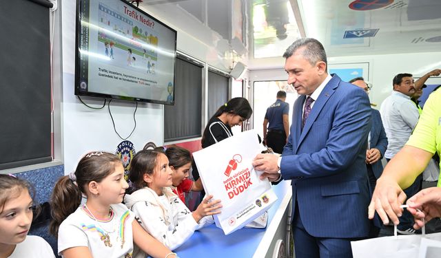 Mobil Trafik Eğitim Tırı Antalya’da