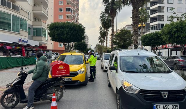 Alanya'da trafik uygulaması: 132 araç denetlendi