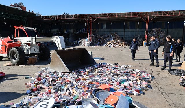 Antalya'da parfüm alırken dikkat! 2 bin 315 adet sahte parfüm imha edildi
