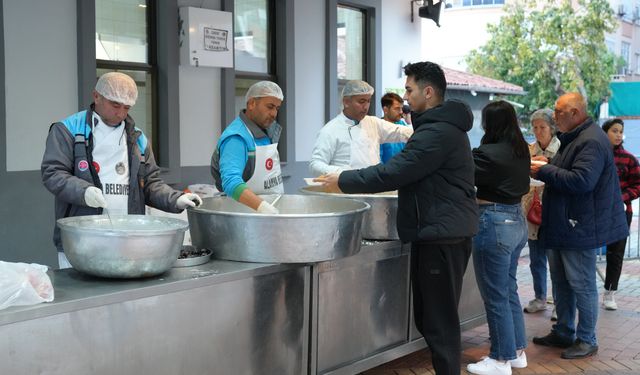 Alanya'da her gün 3 noktada iftar sofrası kuruluyor