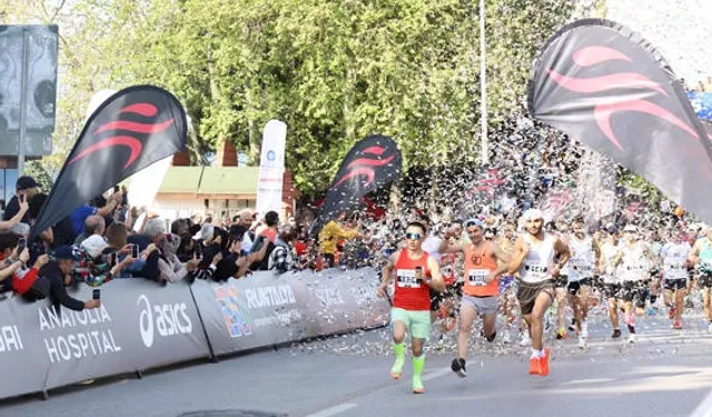 RUNTALYA Maratonu büyük coşkuya sahne oldu