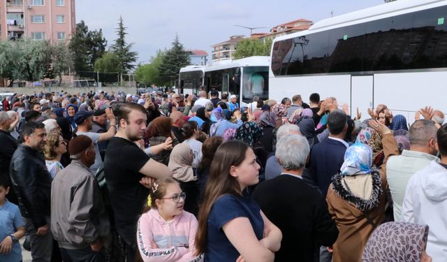 Hacı adayları uğurlandı