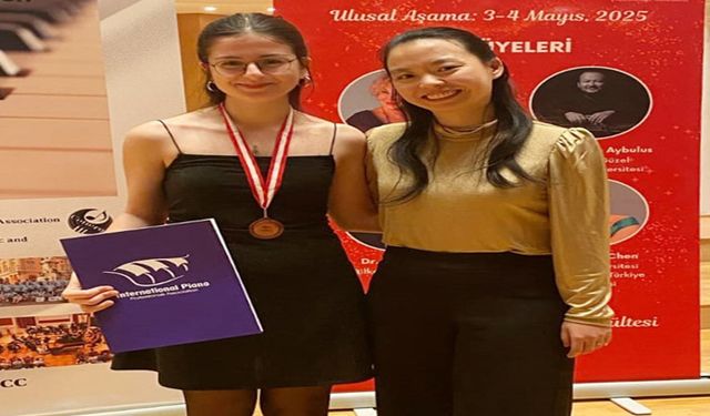Antalyalı piyanistler Ankara'dan ödülle döndü