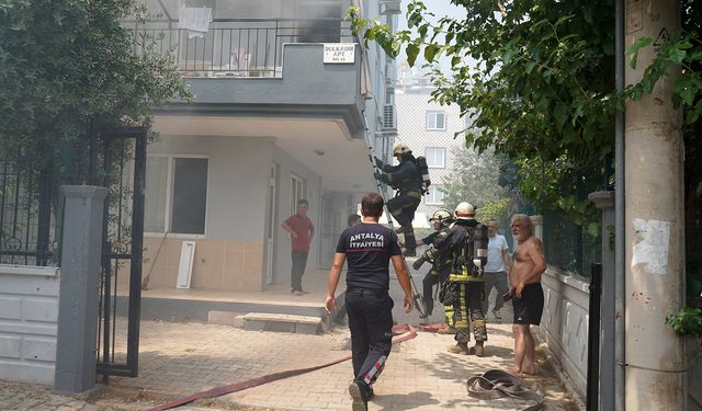 Tartıştığı arkadaşı ile onun ağabeyinin dairelerini ateşe verdi
