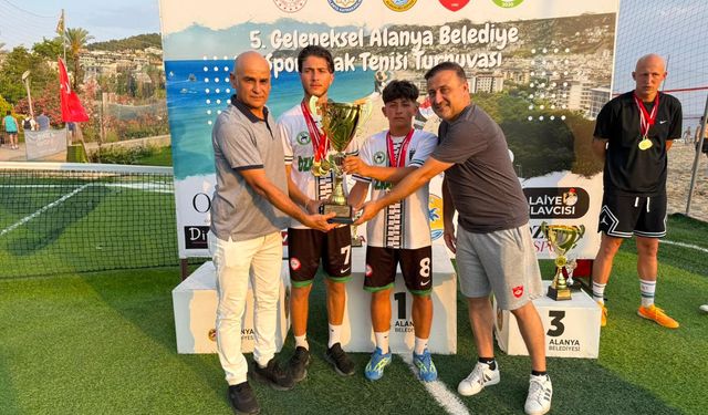 Geleneksel Alanya Belediyespor Ayak Tenisi Turnuvası sona erdi
